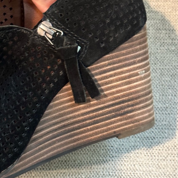Lucky Brand Black Perforated Suede Peep Toe Wedge Bootie Size 37 - Picture 4 of 7